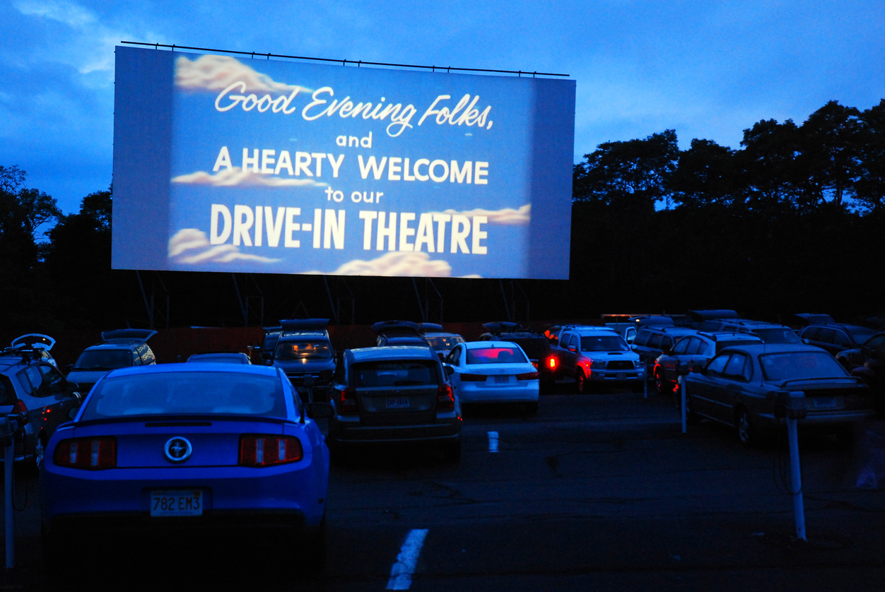 What's Playing - The Star Drive-In Theatre