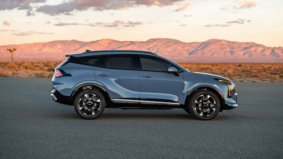 2026 Kia Sportage Hybrid Exterior Side Shot