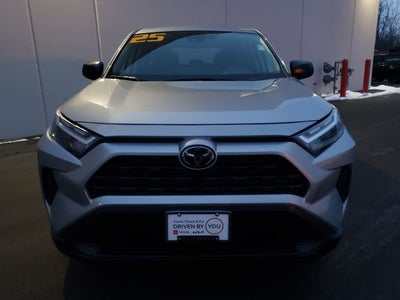 2025 Toyota RAV4 LE