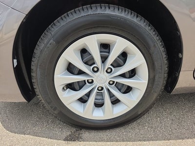 2017 Toyota Camry LE