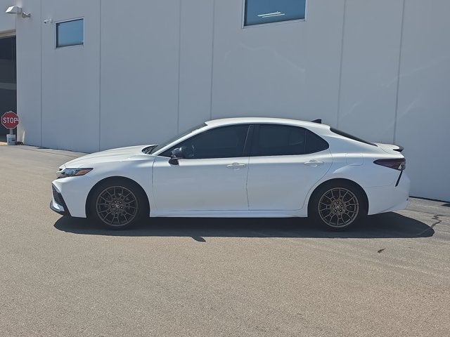 2023 Toyota Camry Hybrid SE Nightshade