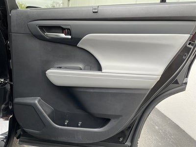 2024 Toyota Highlander Hybrid XLE