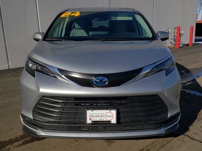 2024 Toyota Sienna LE