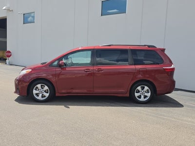 2019 Toyota Sienna LE