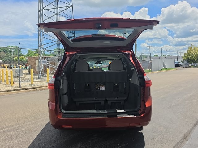 2019 Toyota Sienna LE