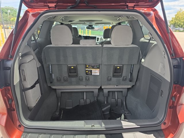 2019 Toyota Sienna LE