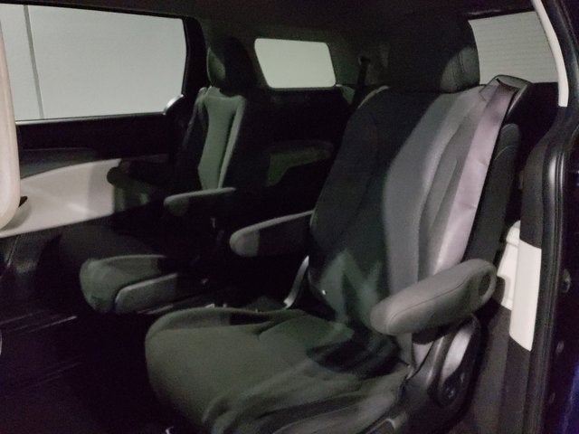 2022 Kia Carnival LX