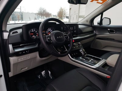 2024 Kia Carnival LX