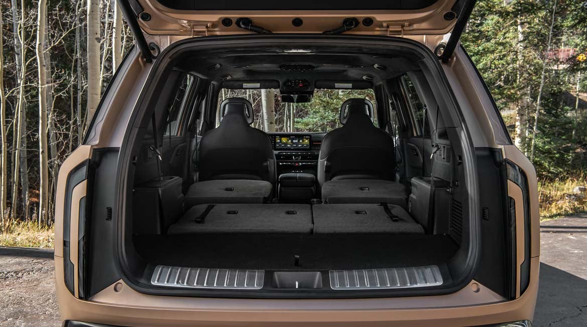 2027 Kia Telluride new colors and wheels parked near Lake Bluff